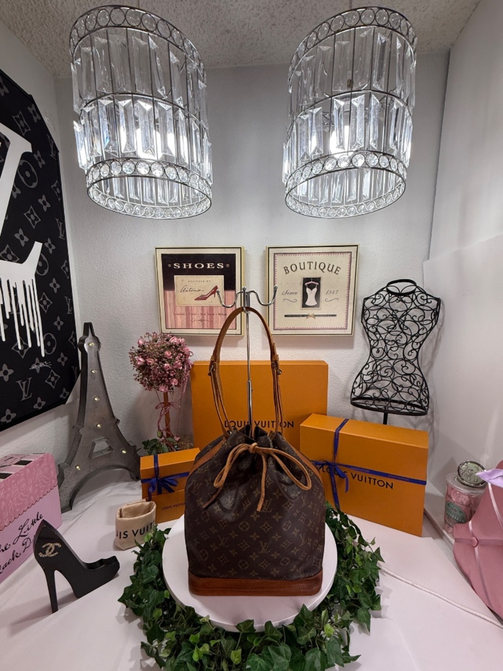 ELEGANT LOUIS VUITTON NOE BAG! - Picture 6 of 17